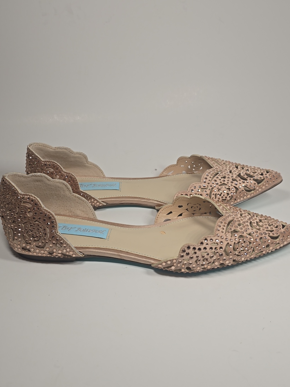 Betsey Johnson Pale Pink Laser-Cut Rhinestone Pointed Flats 6.5 - Picture 8 of 8